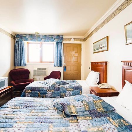 Auberge Harris Saint-Jean-sur-Richelieu ภายนอก รูปภาพ