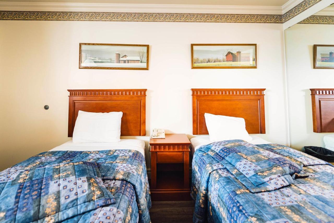 Auberge Harris Saint-Jean-sur-Richelieu ภายนอก รูปภาพ