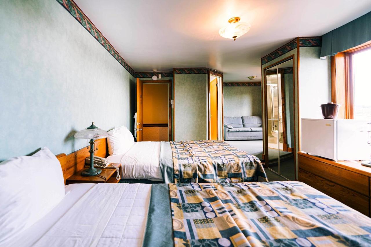 Auberge Harris Saint-Jean-sur-Richelieu ภายนอก รูปภาพ