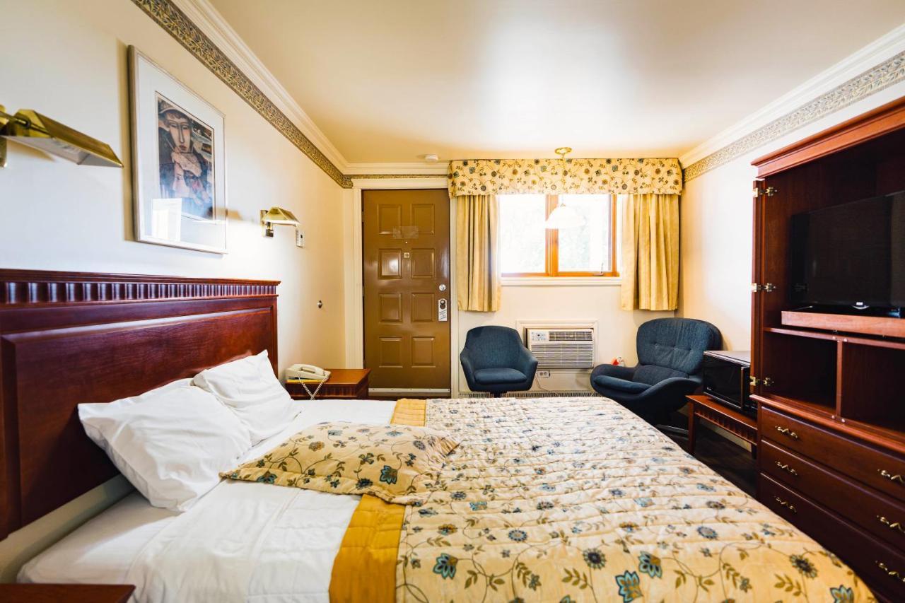 Auberge Harris Saint-Jean-sur-Richelieu ภายนอก รูปภาพ