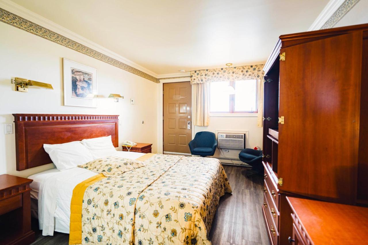 Auberge Harris Saint-Jean-sur-Richelieu ภายนอก รูปภาพ