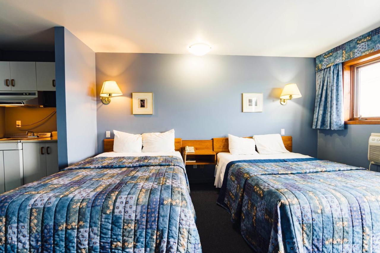 Auberge Harris Saint-Jean-sur-Richelieu ภายนอก รูปภาพ