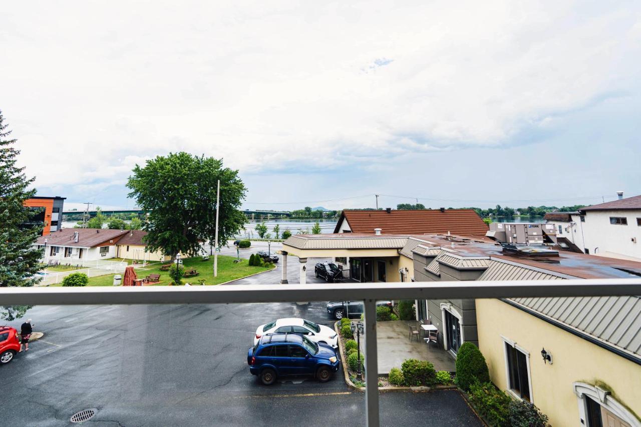 Auberge Harris Saint-Jean-sur-Richelieu ภายนอก รูปภาพ