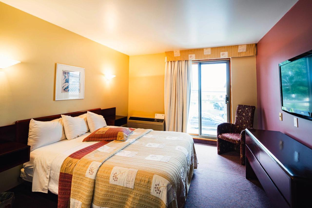 Auberge Harris Saint-Jean-sur-Richelieu ภายนอก รูปภาพ