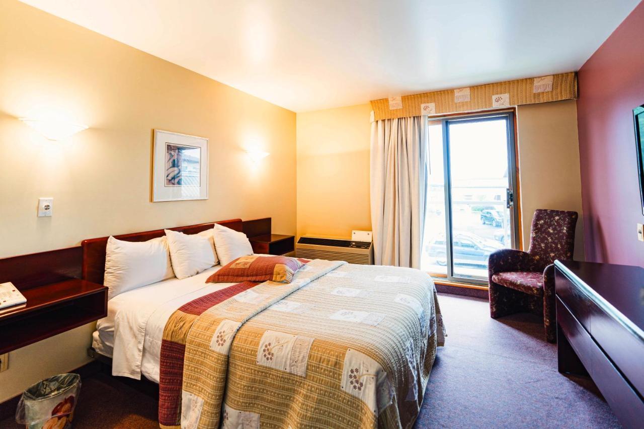 Auberge Harris Saint-Jean-sur-Richelieu ภายนอก รูปภาพ