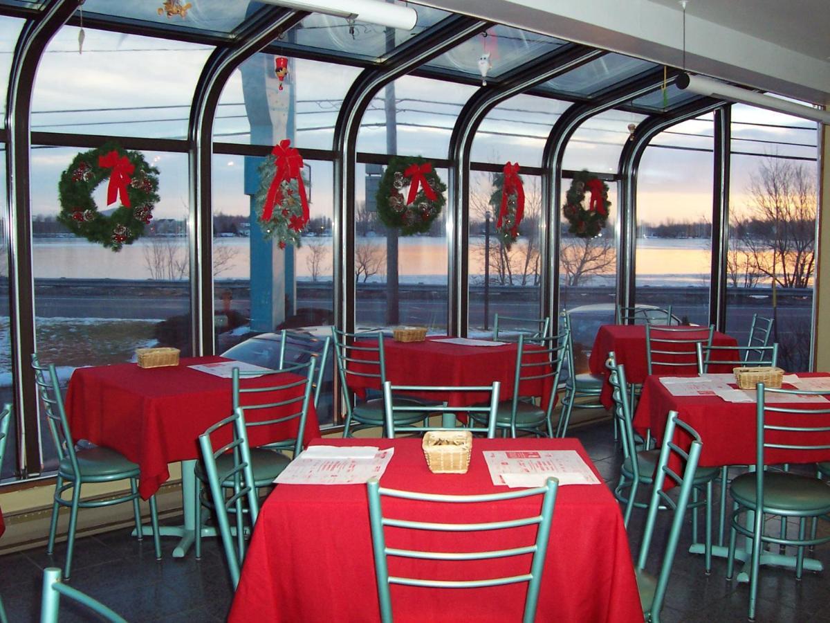 Auberge Harris Saint-Jean-sur-Richelieu ภายนอก รูปภาพ