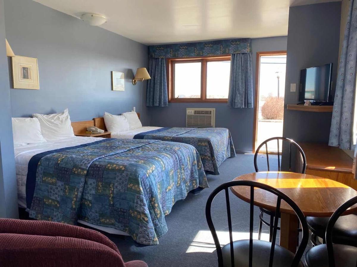 Auberge Harris Saint-Jean-sur-Richelieu ภายนอก รูปภาพ