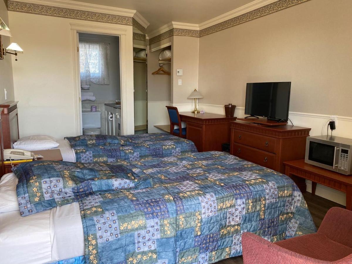 Auberge Harris Saint-Jean-sur-Richelieu ภายนอก รูปภาพ